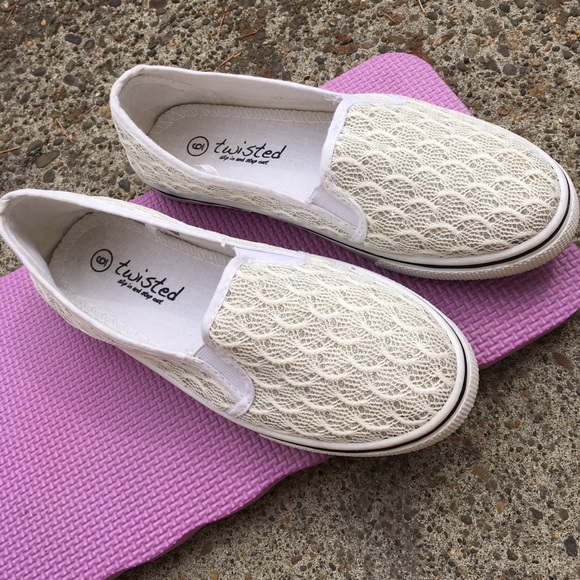 Lacey sparkle slip-ons size 6 will fit size 6.5 - Picture 2 of 8